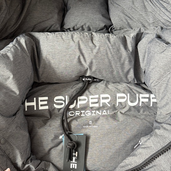 Aritzia super puff Vest - Picture 3 of 5